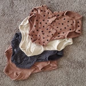 4 H&M Long Sleeve Onesies sz 6 month